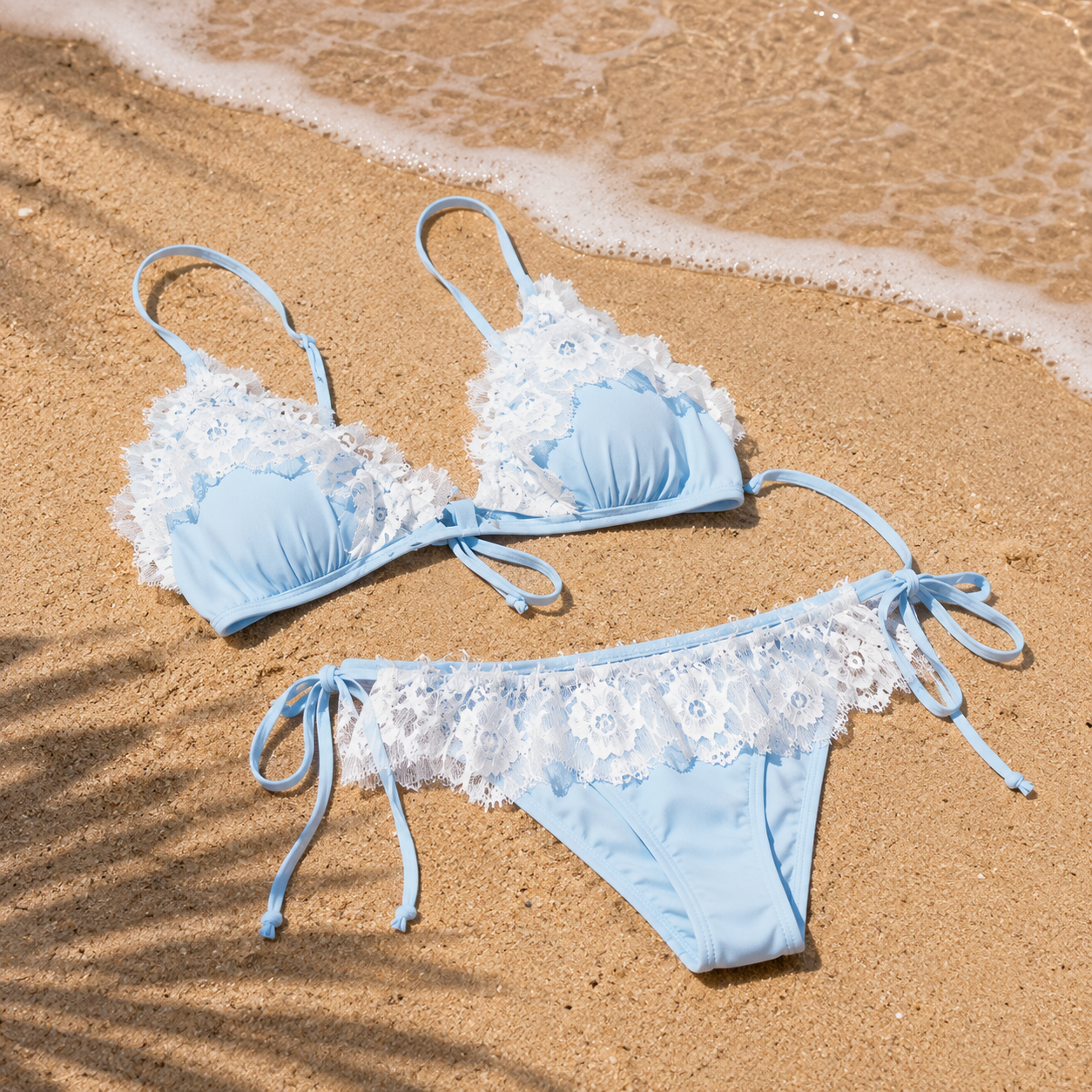 Bikini Azzurro Celeste con Dettagli in Pizzo – Eleganza Romantica